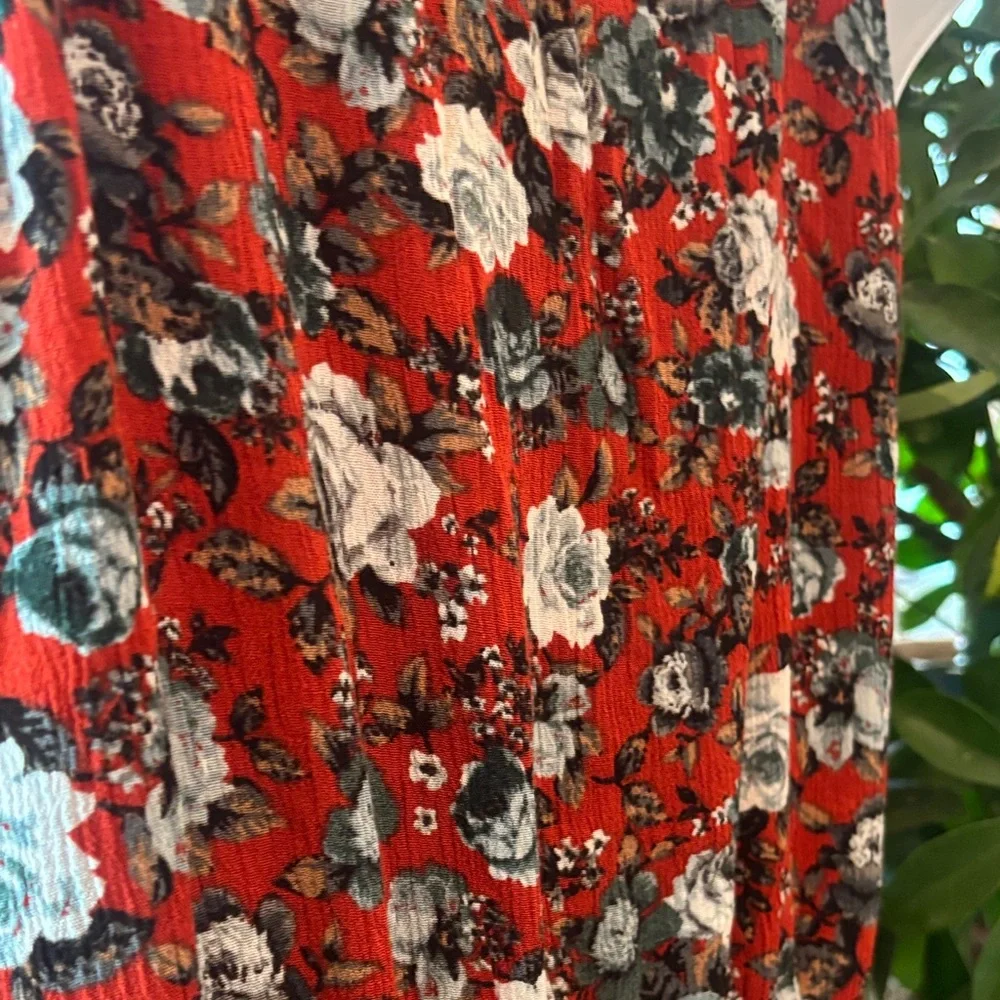 Market & Spruce Red Floral V-Neck Sleeveless Mini Dress